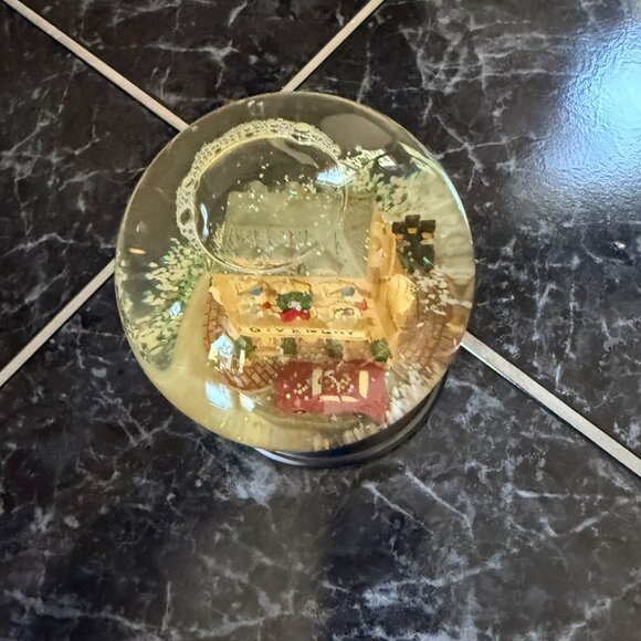 Givenchy Paris Vintage Snow Globe With Boutique Scene & Black Base Collectible D - Picture 6 of 7